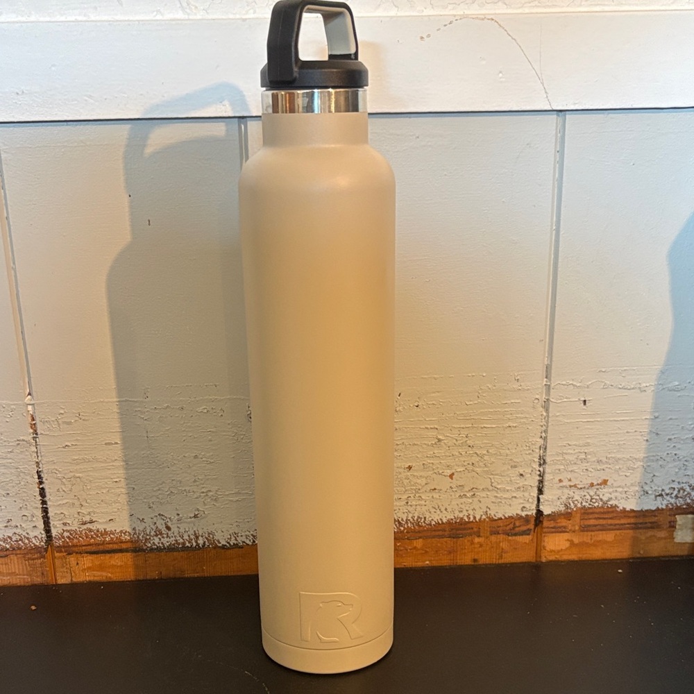 RTIC Beige Insulated Water Bottle 26oz